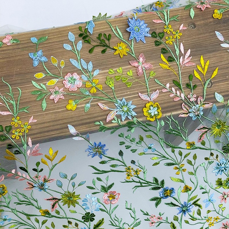 Sewing In Textile - Tissu en dentelle de tulle brodé