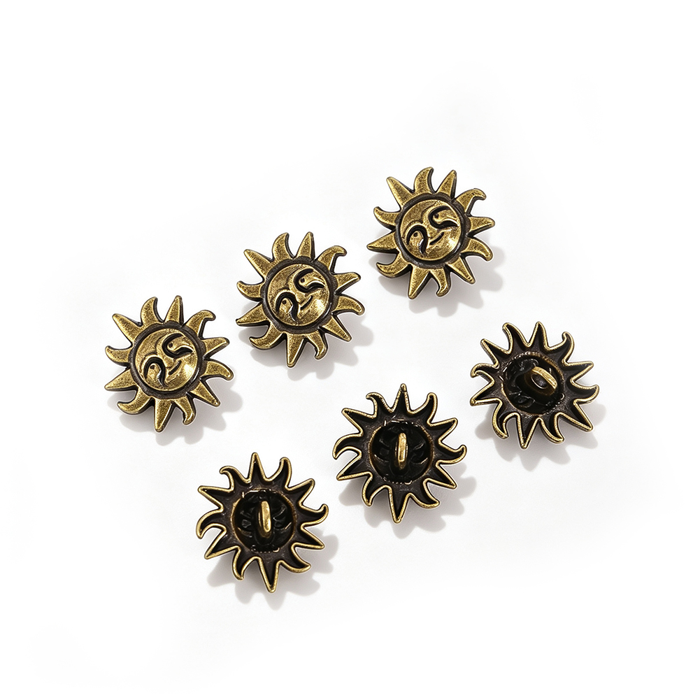 10 boutons en métal motif sole - Button Hole Cutter avis et prix
