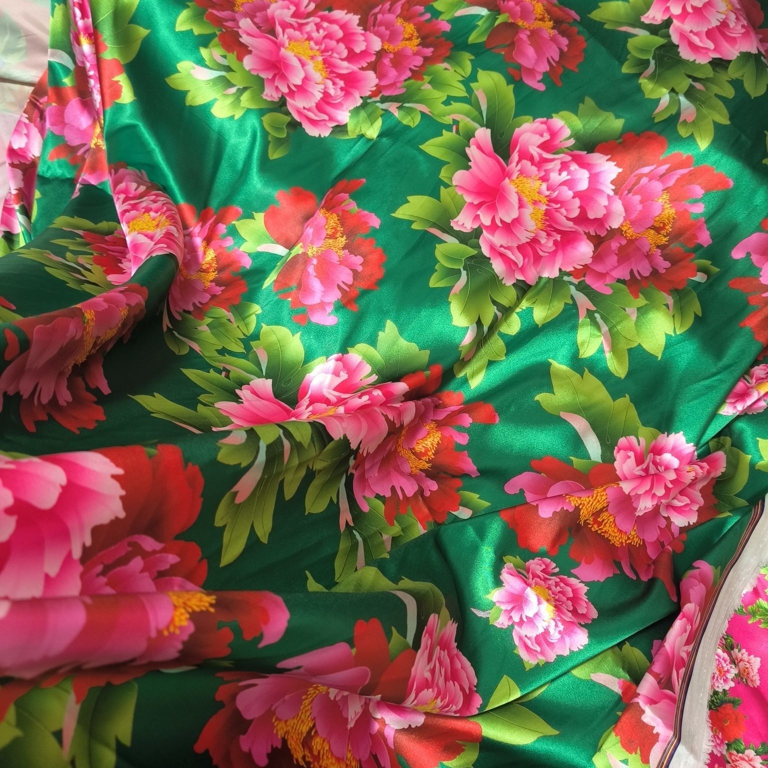 Tissu en Satin d'acétate à imp - Sewing In Textile avis et prix